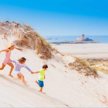 family-holidays-jersey-with-kids
