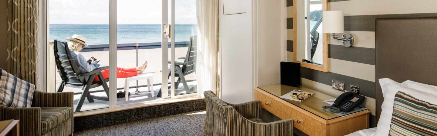 Chambre Triple Avec Balcon Et Vue Sur La Mer