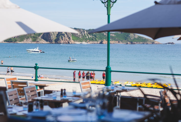 La baie de St Brelade - Vue sur la mer