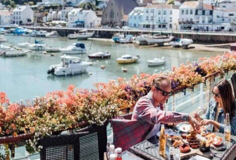 eating-in-st-aubins-somerville-hotel-jersey
