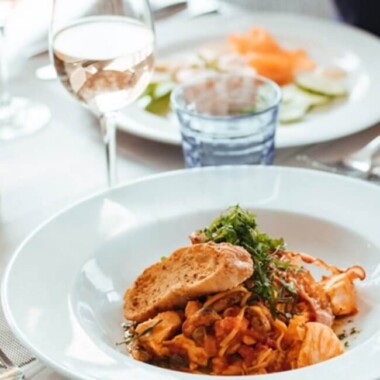 dining-at-the-hotel-cristina-jersey