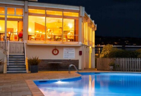 hotel-cristina-jersey-hotels-with-pools